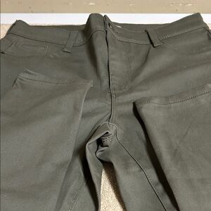 Women olive green pants. Never worn